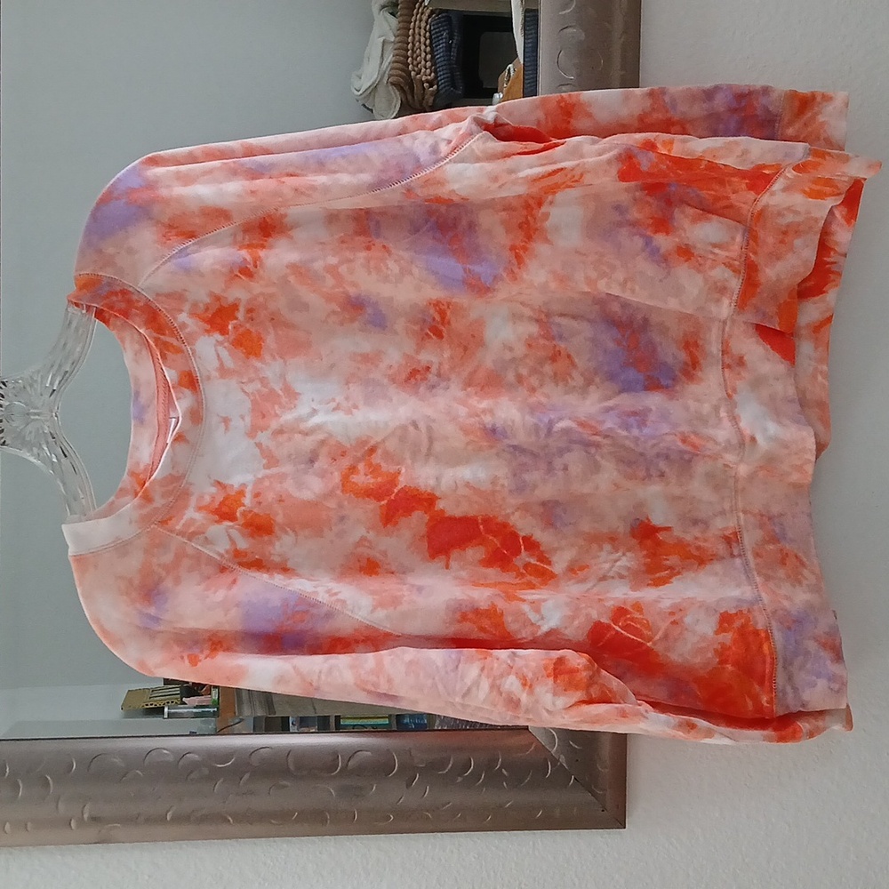 Old Navy Tie Dye Pullover ptp24", L23"